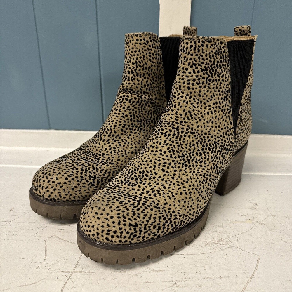 Altar’d State Cheetah Animal Print Tan Chelsea Boots Chunky Heel Booties Size 8